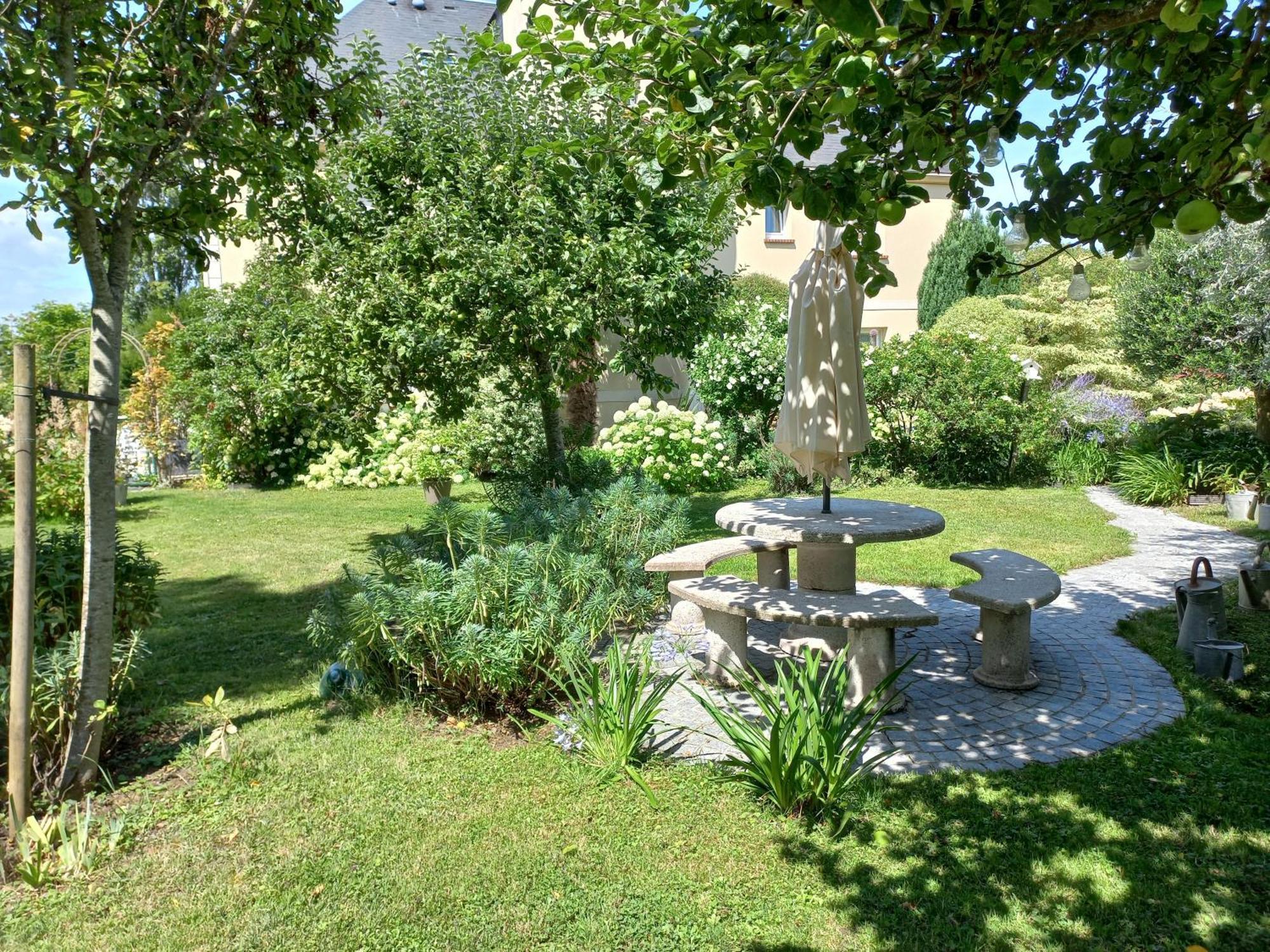 Appartements Et Gite Les Hauts De Sophia Trouville-sur-Mer Exterior photo