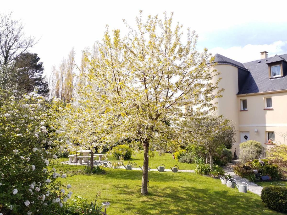 Appartements Et Gite Les Hauts De Sophia Trouville-sur-Mer Exterior photo